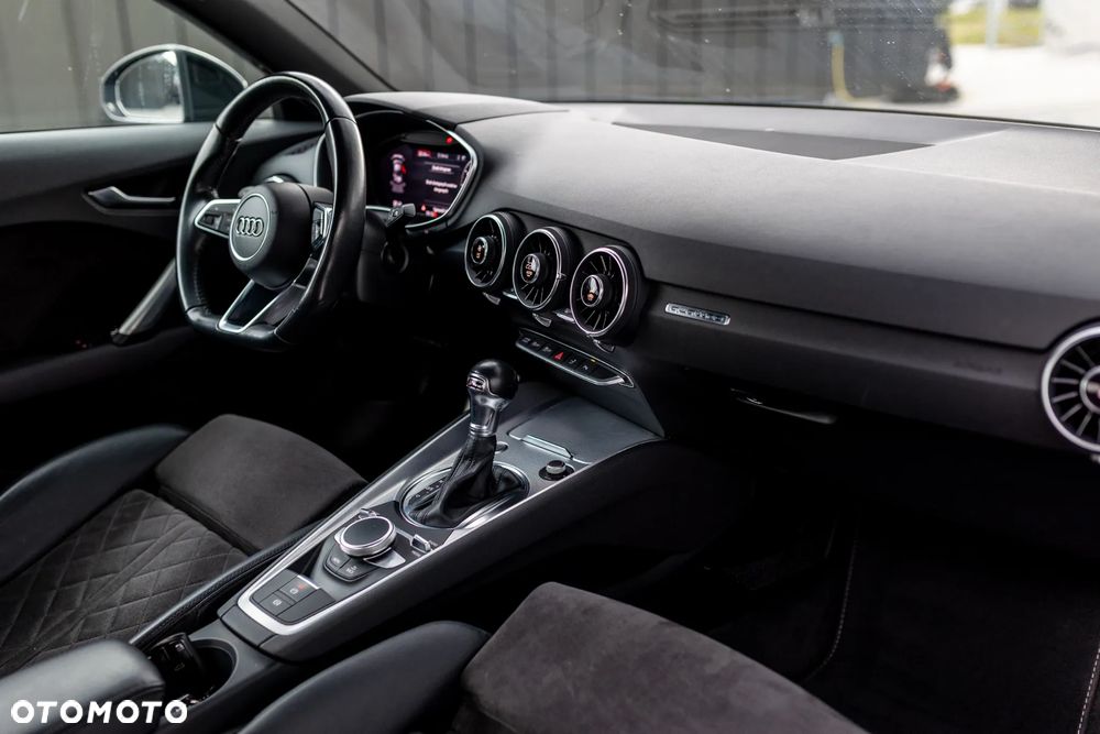 Audi TT Coupé - 25