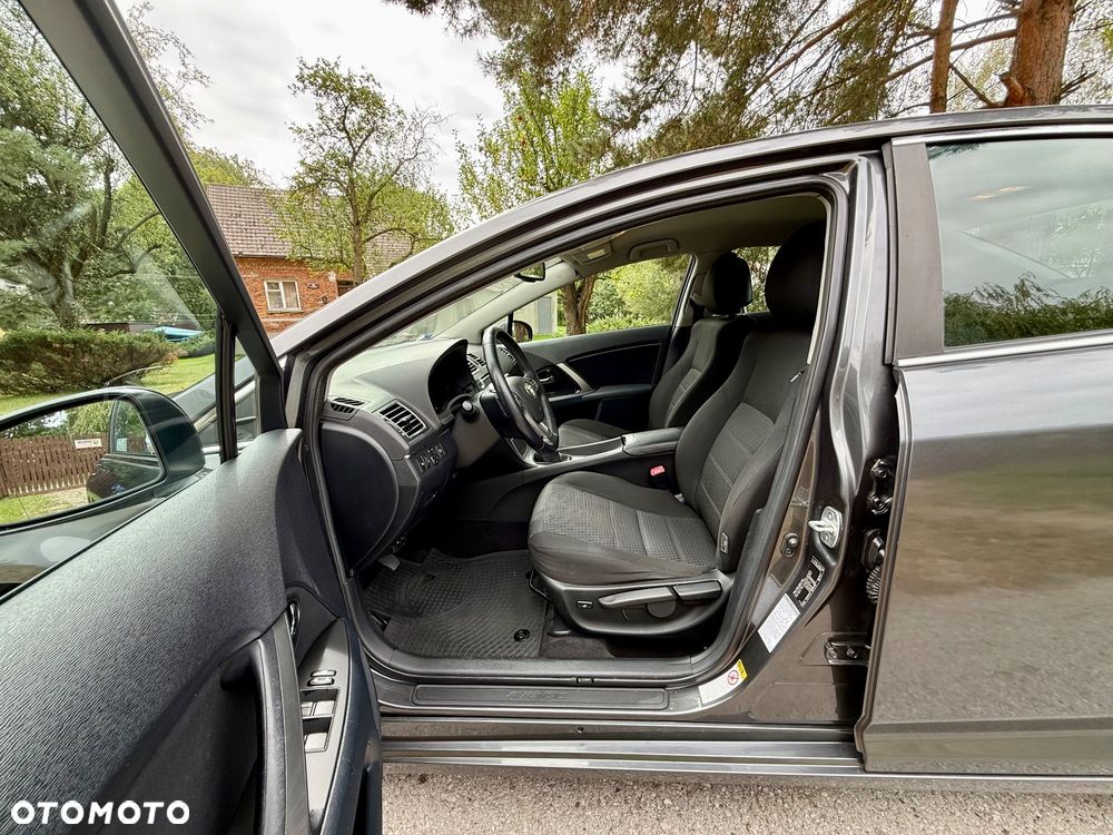 Toyota Avensis 2.2 D-4D Premium - 15