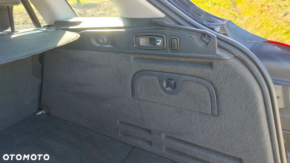 Renault Laguna dCi 150 FAP Bose - 13