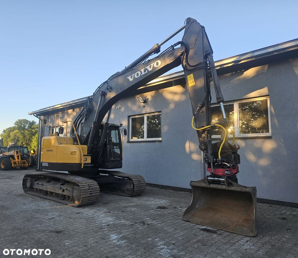 Volvo ECR235CL - 1