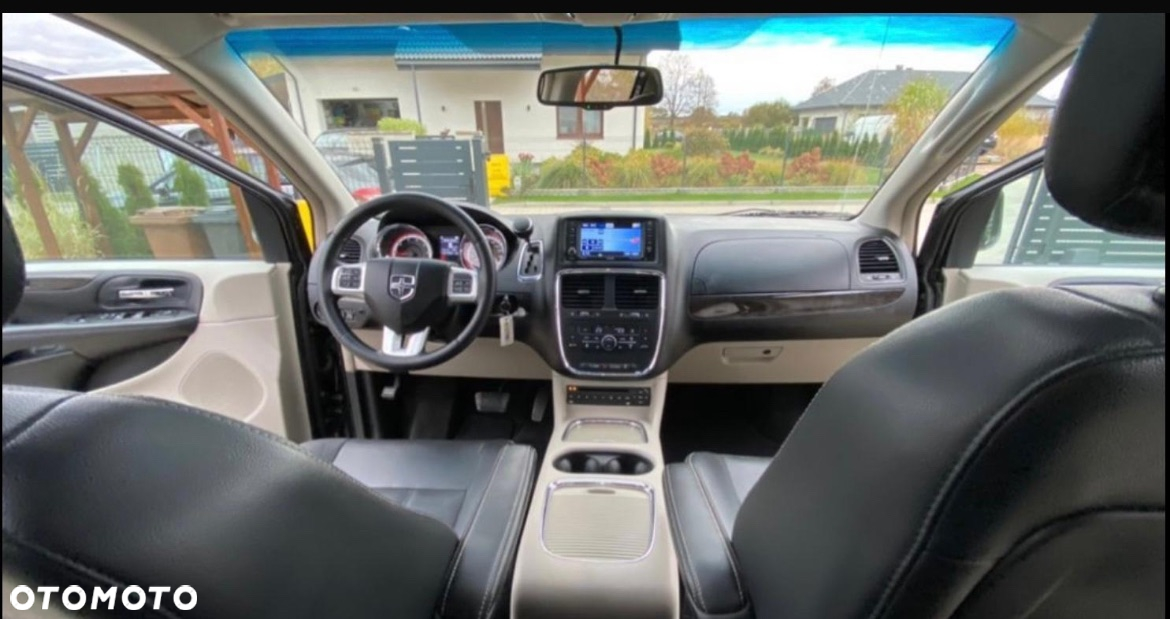 Dodge Grand Caravan - 11