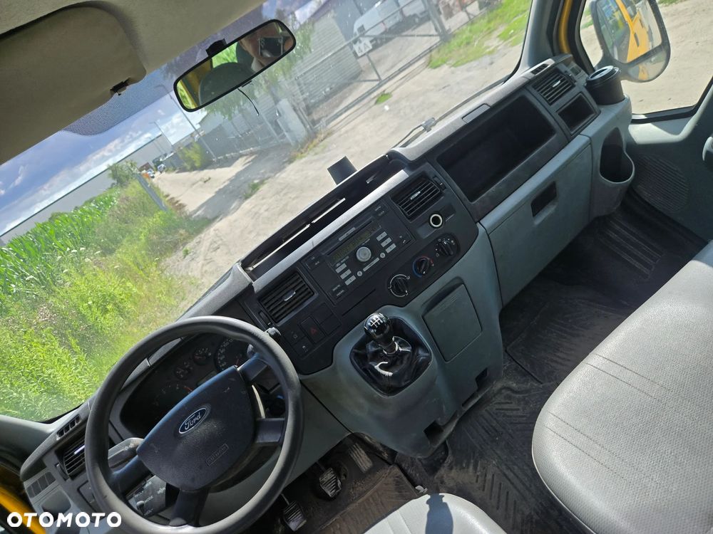 Ford Transit - 11