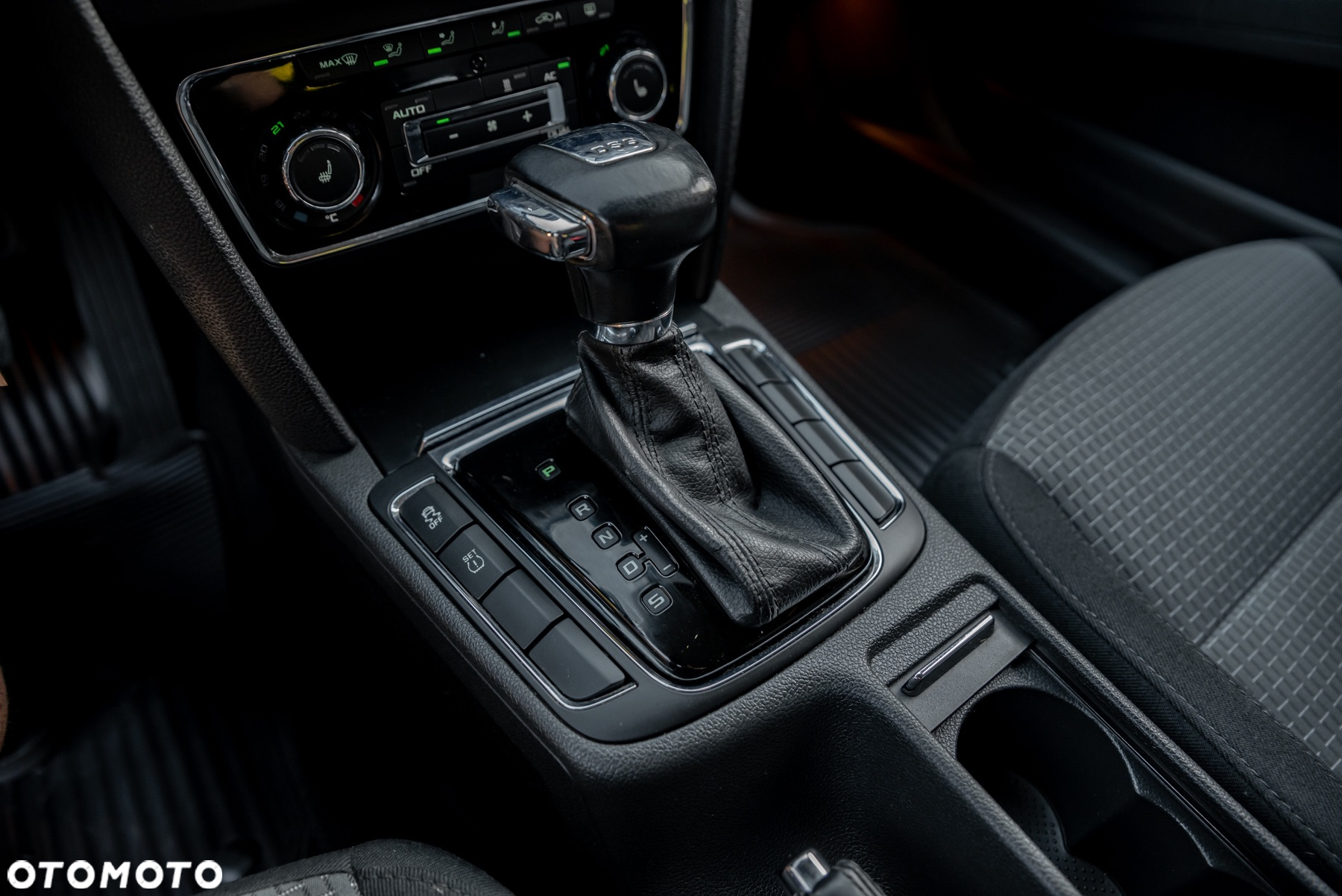 Skoda Superb 2.0 TDI Comfort DSG - 31