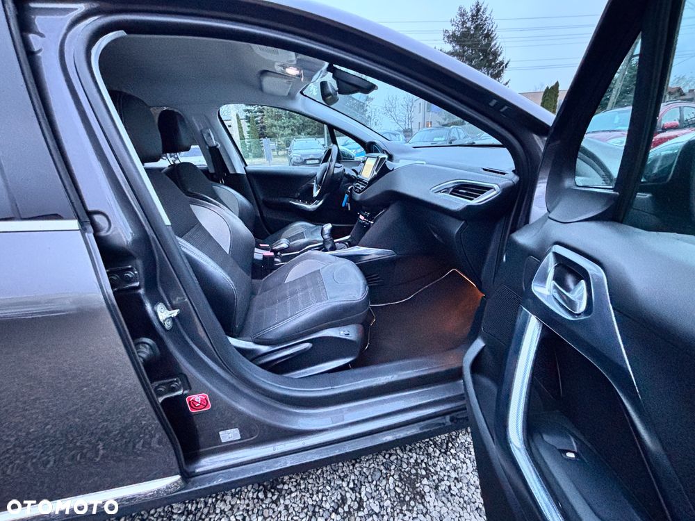 Peugeot 2008 1.6 VTi Allure - 16