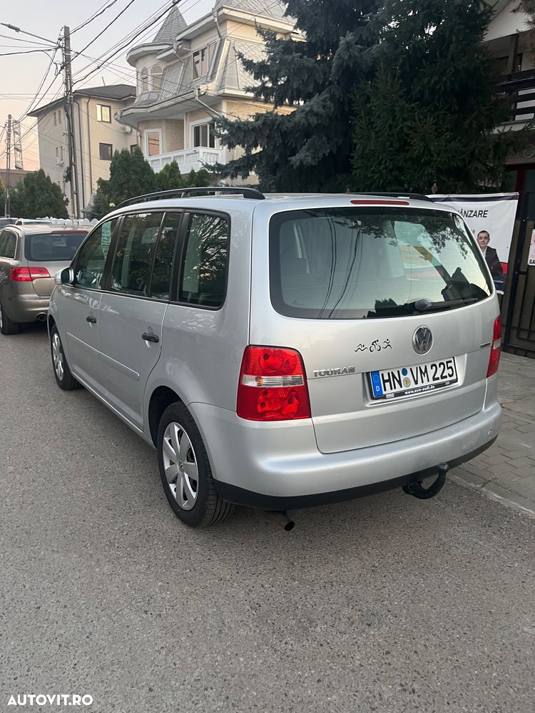 Volkswagen Touran - 5