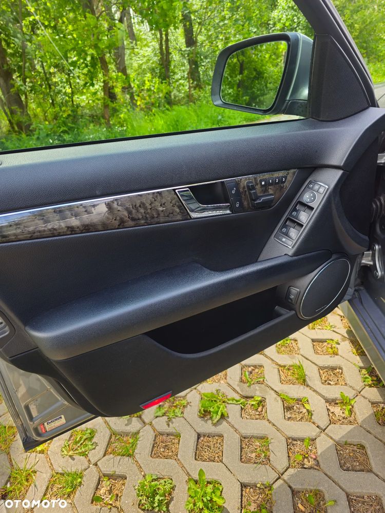 Mercedes-Benz Klasa C 350 4Matic 7G-TRONIC Avantgarde - 7