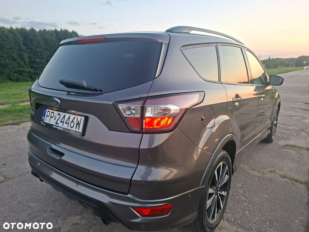 Ford Kuga 2.0 TDCi 2x4 ST-Line - 9
