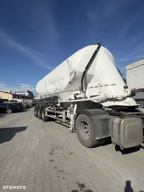 Spitzer SF 2737/2P Naczepa do przewozu materiałów sypkich - 7