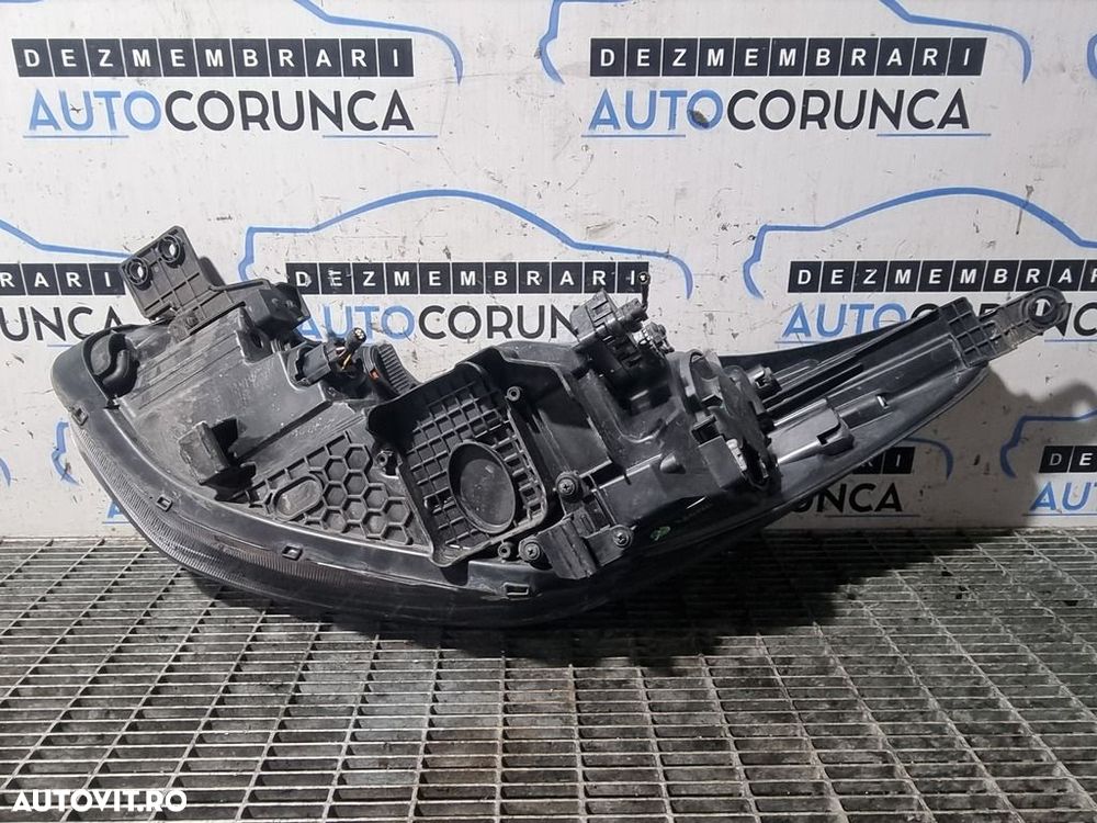 Far Dreapta Kia Sportage IV 2016 - 2018 SUV 4 Usi (1354) Cu lupă R009r040imp - 2