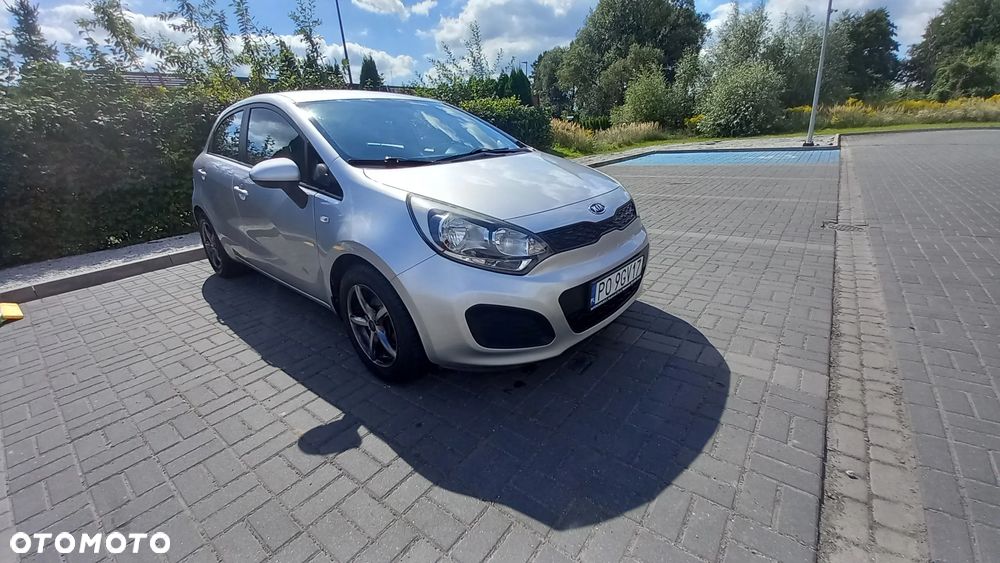 Kia Rio 1.2 L - 2