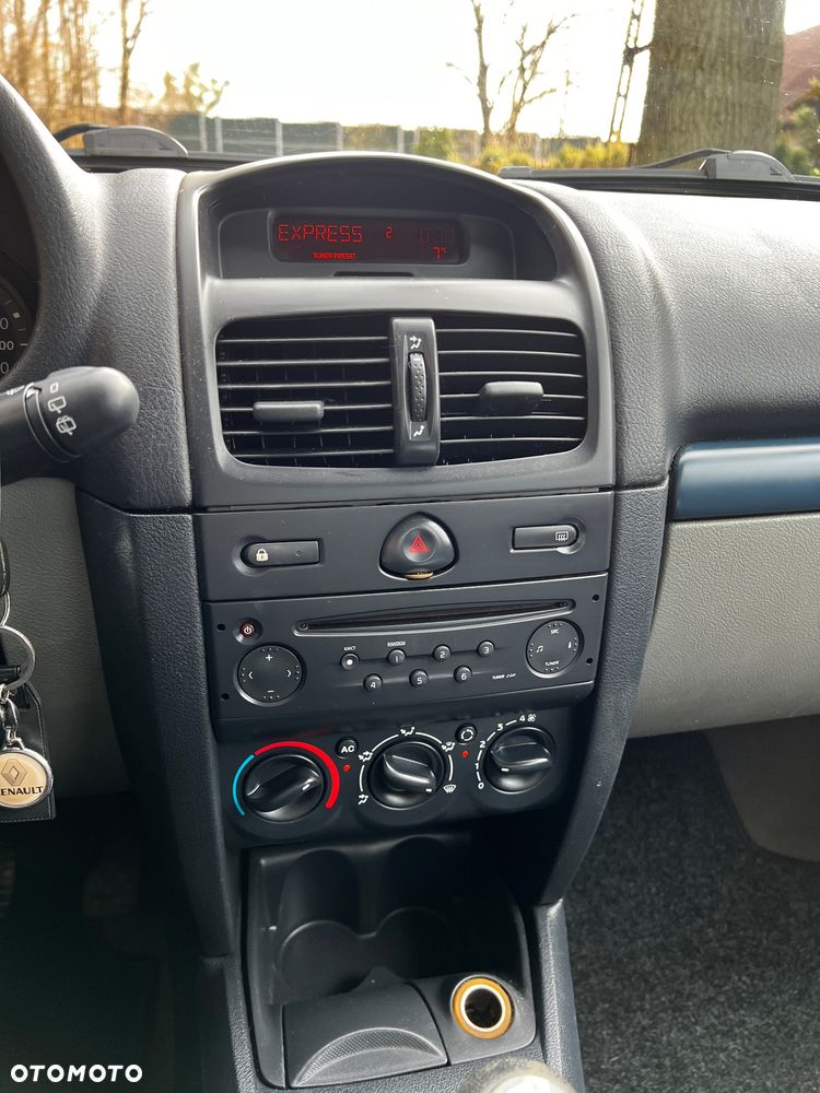 Renault Clio 1.2 16V Wind - 13