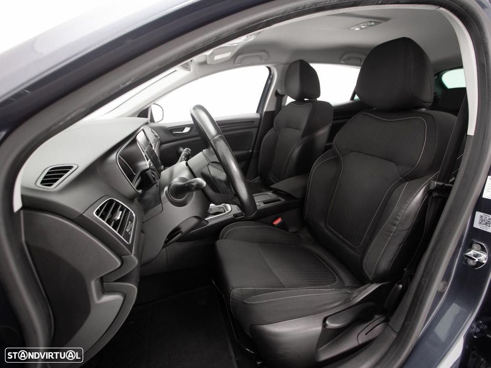 Renault Mégane 1.5 dCi Limited EDC - 8