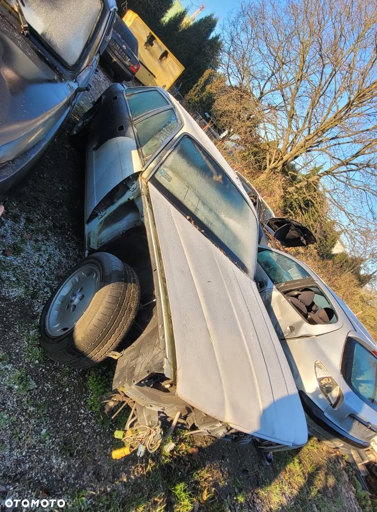 Części- Daimler XJ 3,6  Pojemność: 3589  Moc: 134,99 kW  Rok: 1987  Benzyna - 1