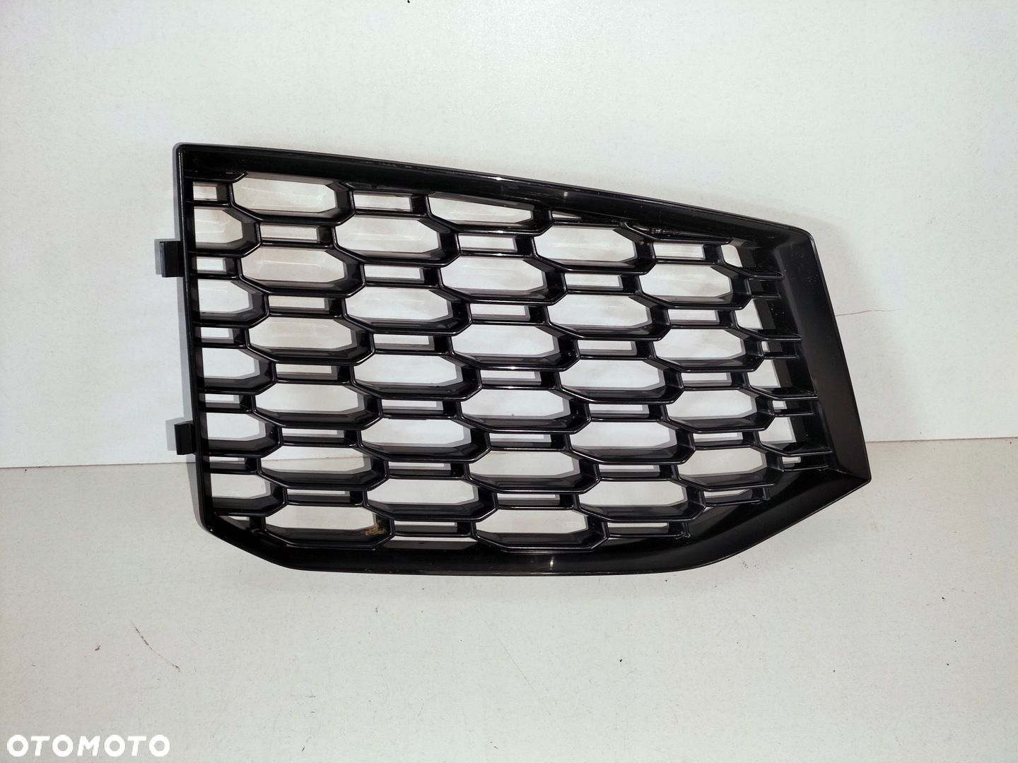 Atrapa kratka zderzaka prawa AUDI RS4 B9 15- - 1