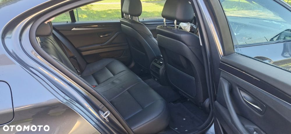BMW Seria 5 530d xDrive Sport-Aut Luxury Line - 13