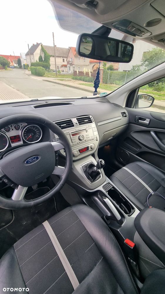 Ford Kuga 2.0 TDCi 4x4 Titanium - 15