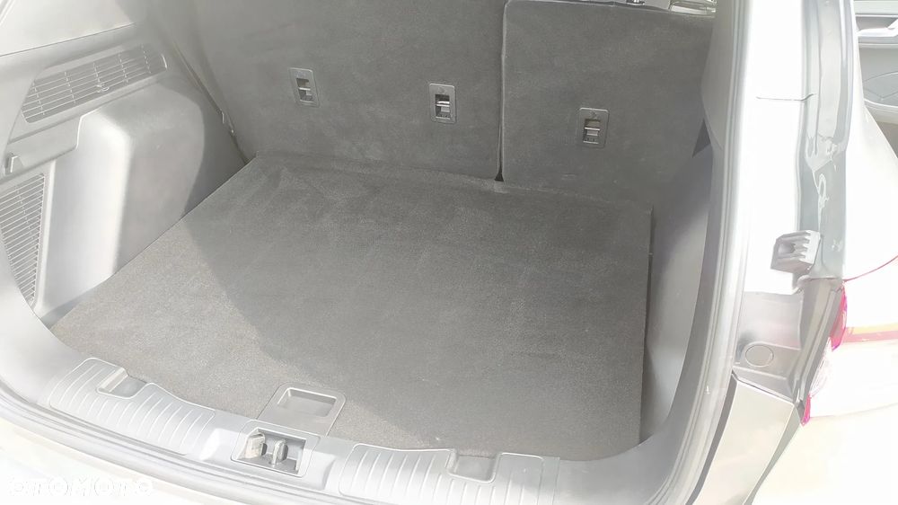 Ford Escape 2.0 EcoBoost AWD Titanium - 35