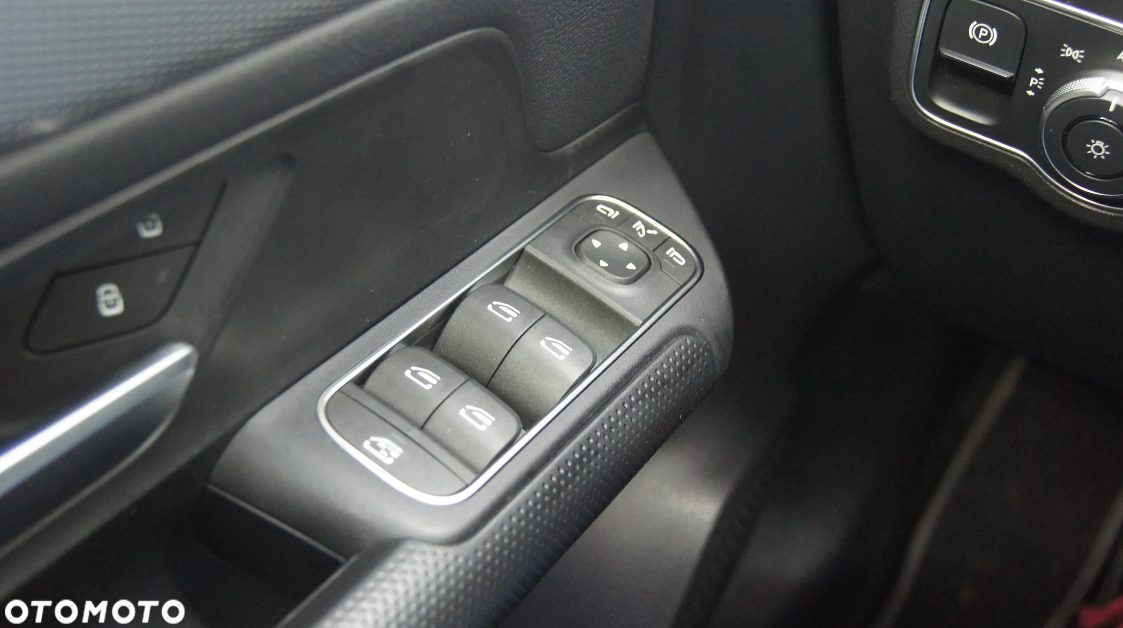 Mercedes-Benz GLA 200 4-Matic AMG Line - 26