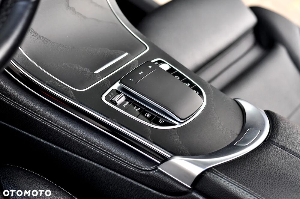 Mercedes-Benz GLC 200 d 4Matic 9G-TRONIC AMG Line - 30