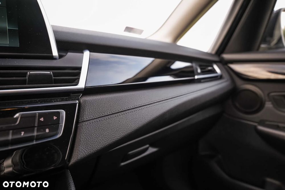 BMW Seria 2 218i Sport Line - 27