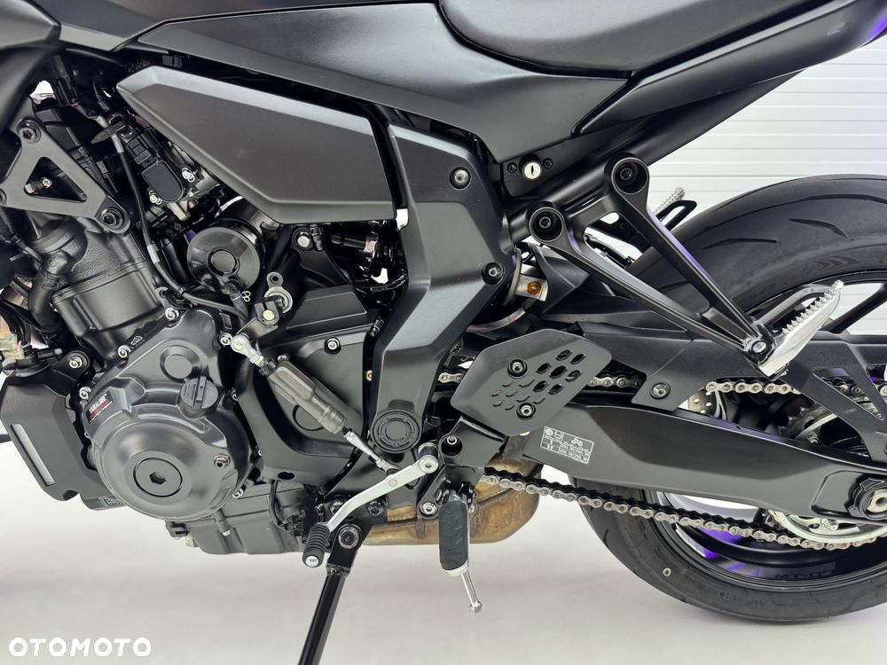 Yamaha MT - 27