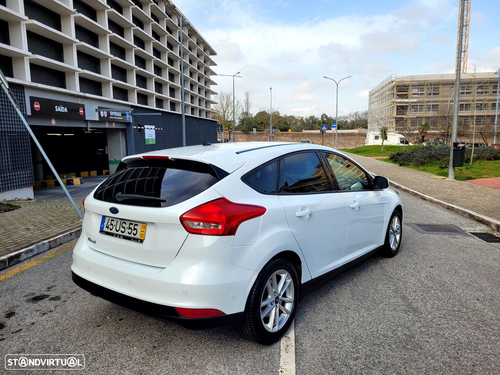 Ford Focus 1.5 TDCi ECOBlue Business - 2