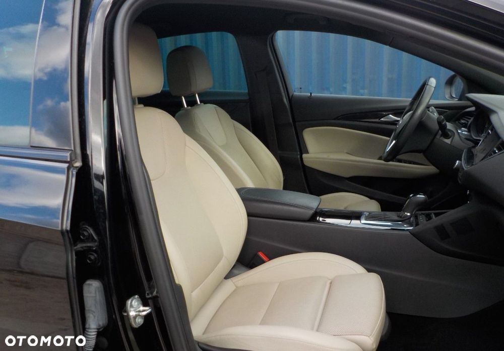 Opel Insignia - 21