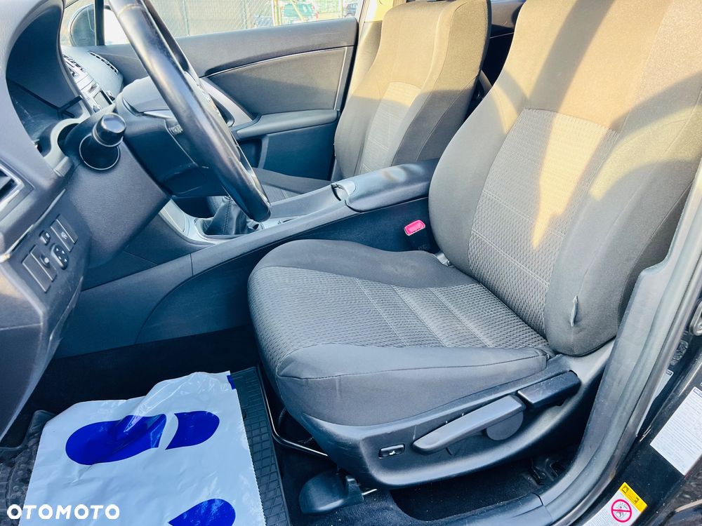 Toyota Avensis 2.0 D-4D Life - 22