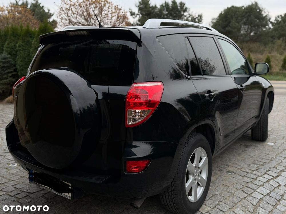 Toyota RAV4 2.2 D-4D Premium - 4