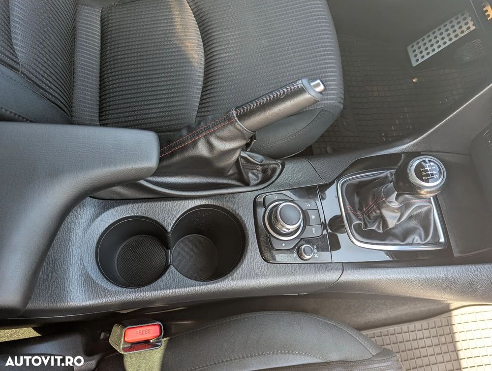 Mazda 3 G165 Revolution - 17