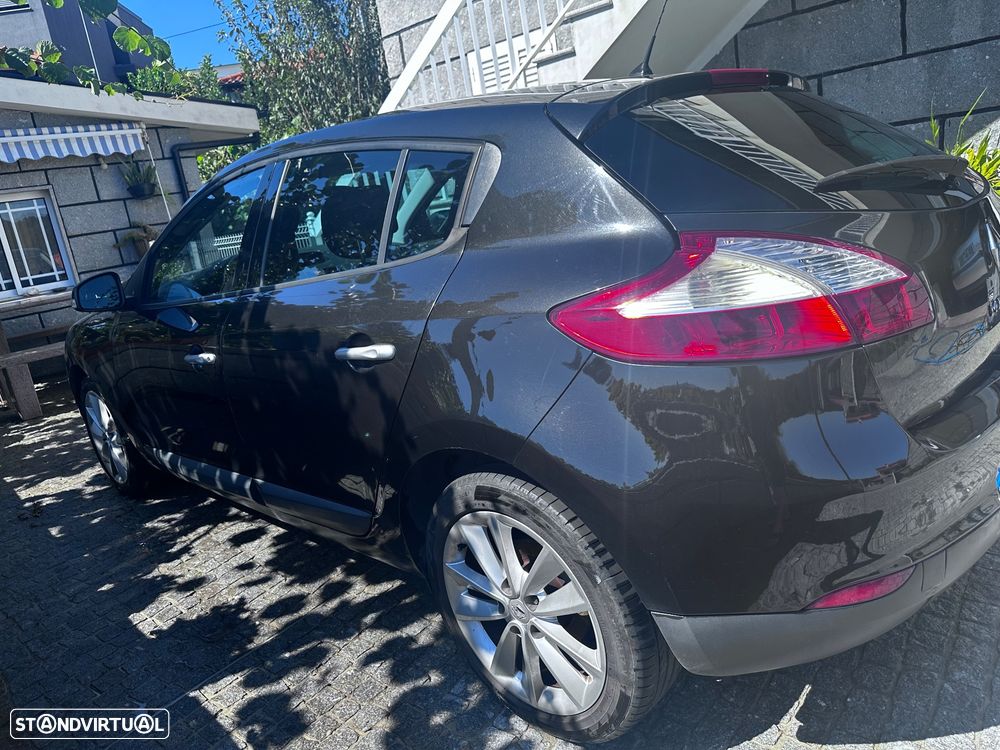Renault Mégane 1.5 dCi Dynamique - 4