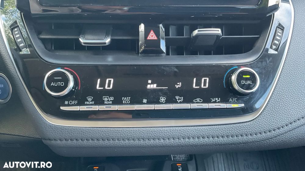 Toyota Corolla 1.8 HSD Exclusive interior Negru - 37