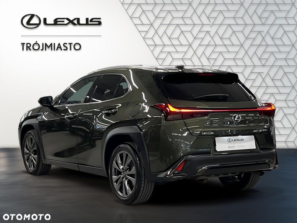 Lexus UX - 4