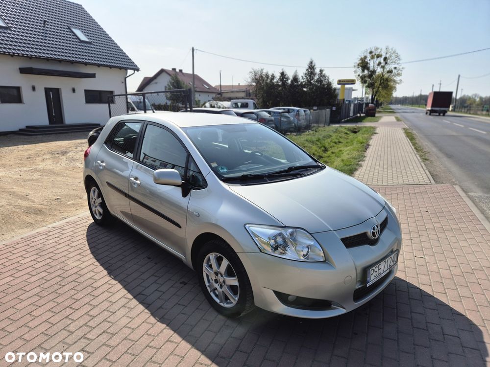 Toyota Auris - 1