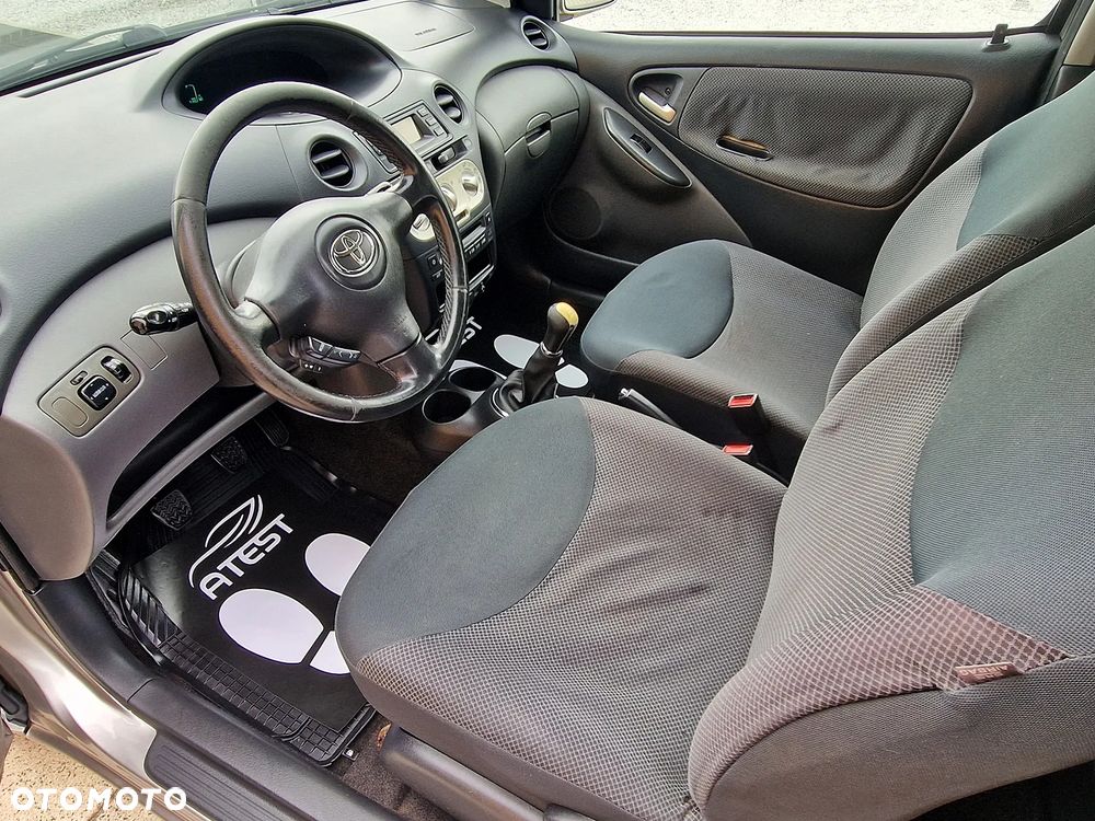 Toyota Yaris - 8