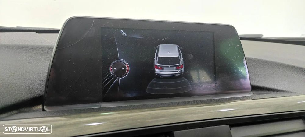 BMW 318 d Auto Line Luxury - 33