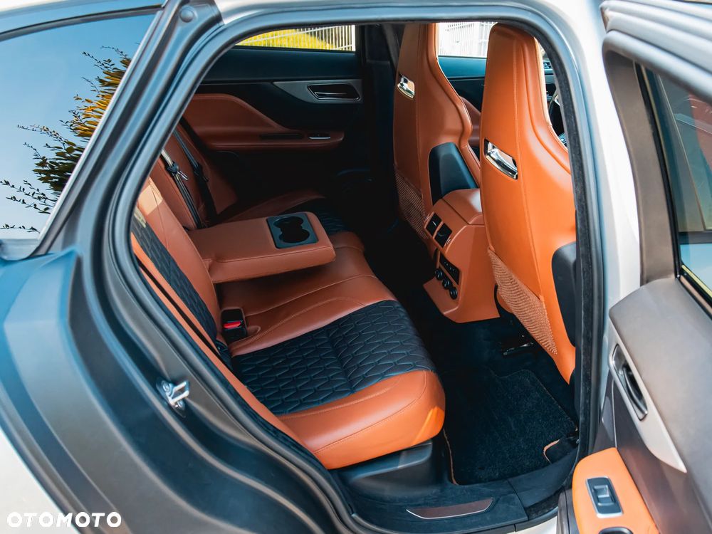 Jaguar F-Pace 5.0 V8 S/C AWD SVR - 33