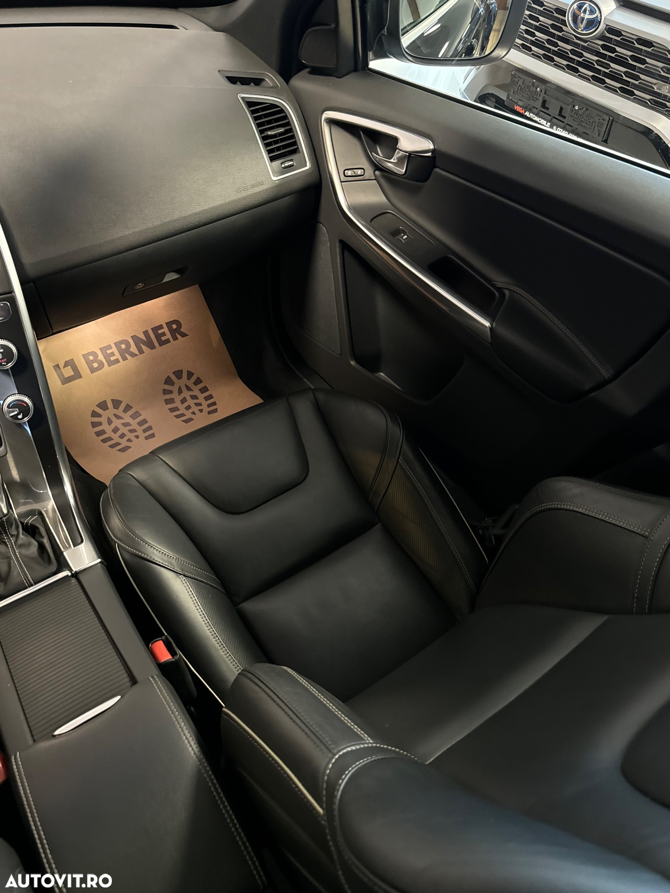 Volvo XC 60 D4 AWD Geartronic Momentum - 11