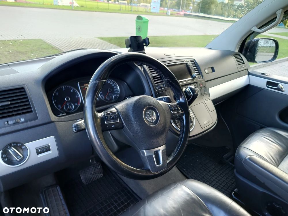 Volkswagen Multivan - 10