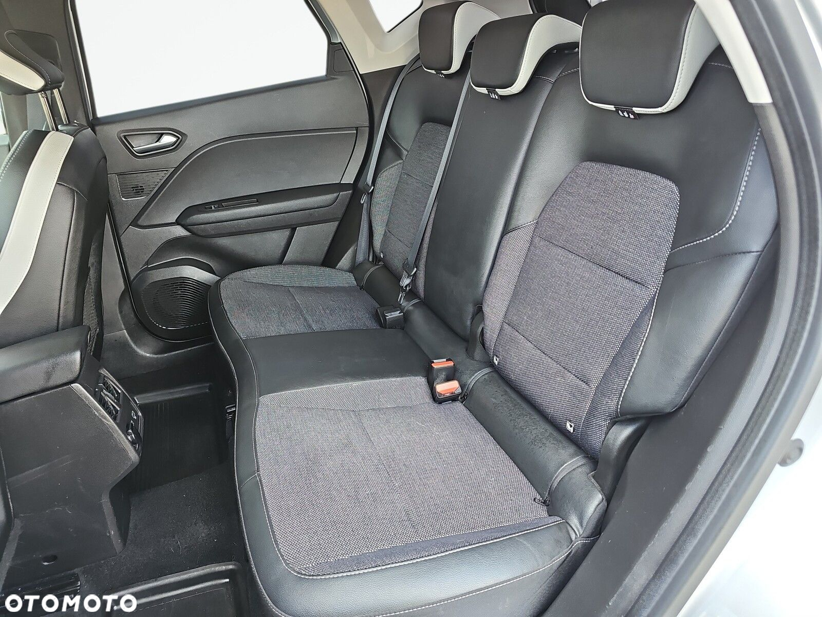 Renault Captur - 23