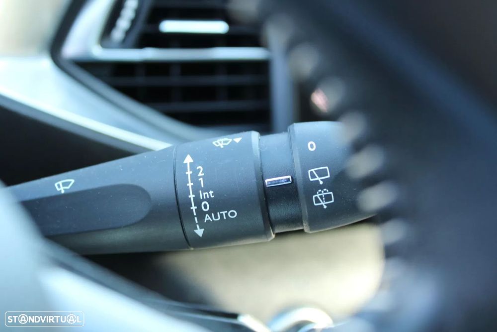 Peugeot 308 SW 1.6 BlueHDi Allure - 23