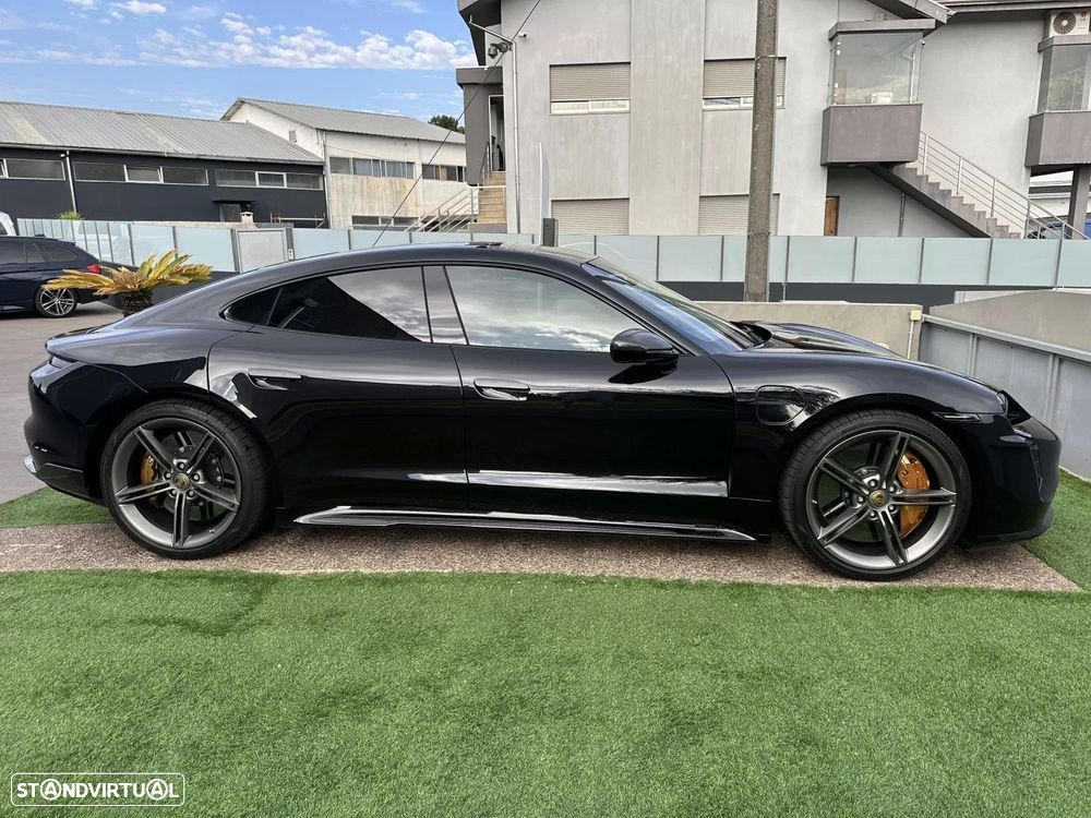 Porsche Taycan Turbo S — fotografia 16
