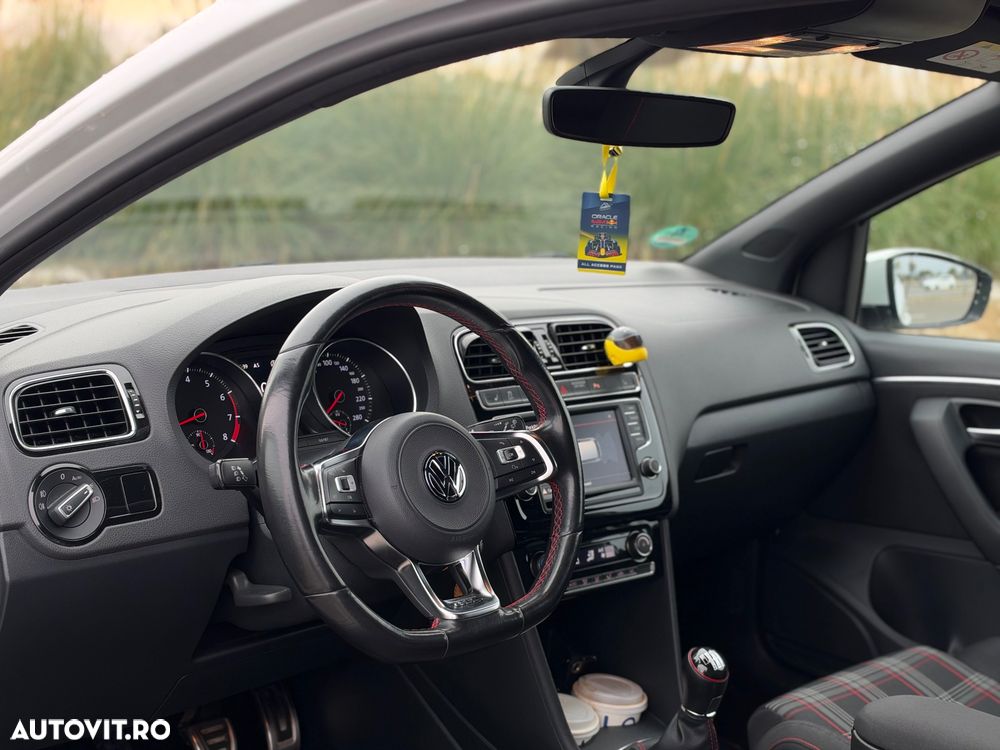 Volkswagen Polo 1.8 TSI BMT GTI - 4