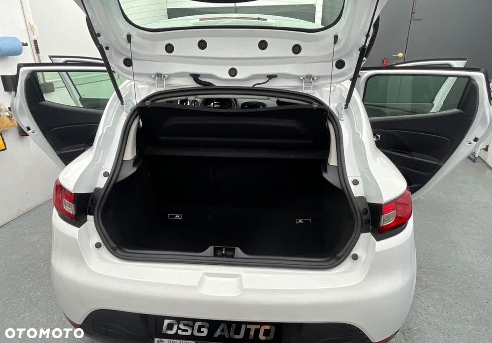 Renault Clio - 32
