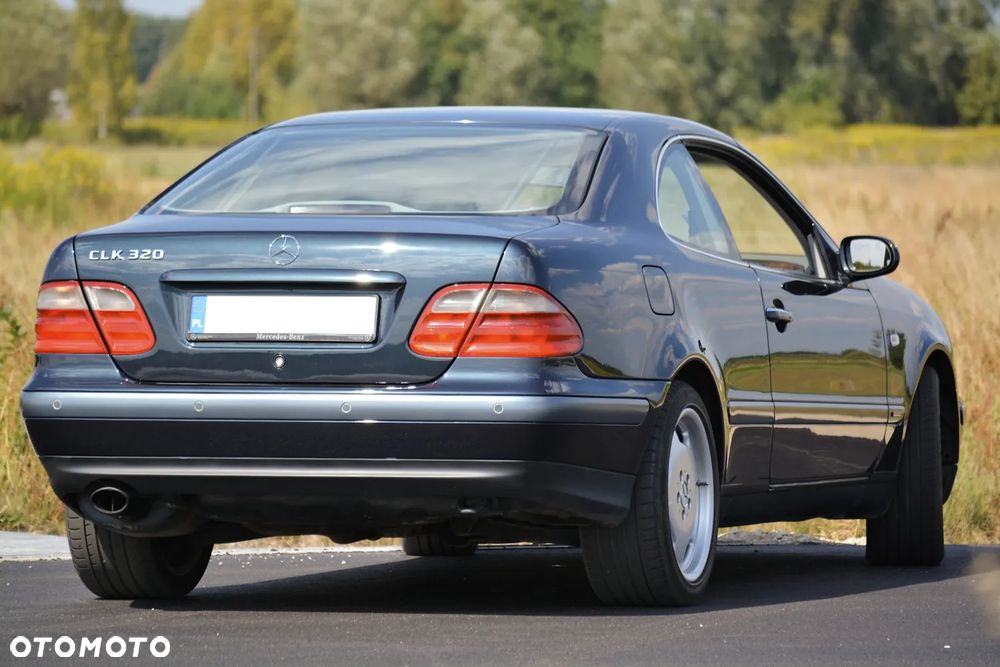 Mercedes-Benz CLK - 6