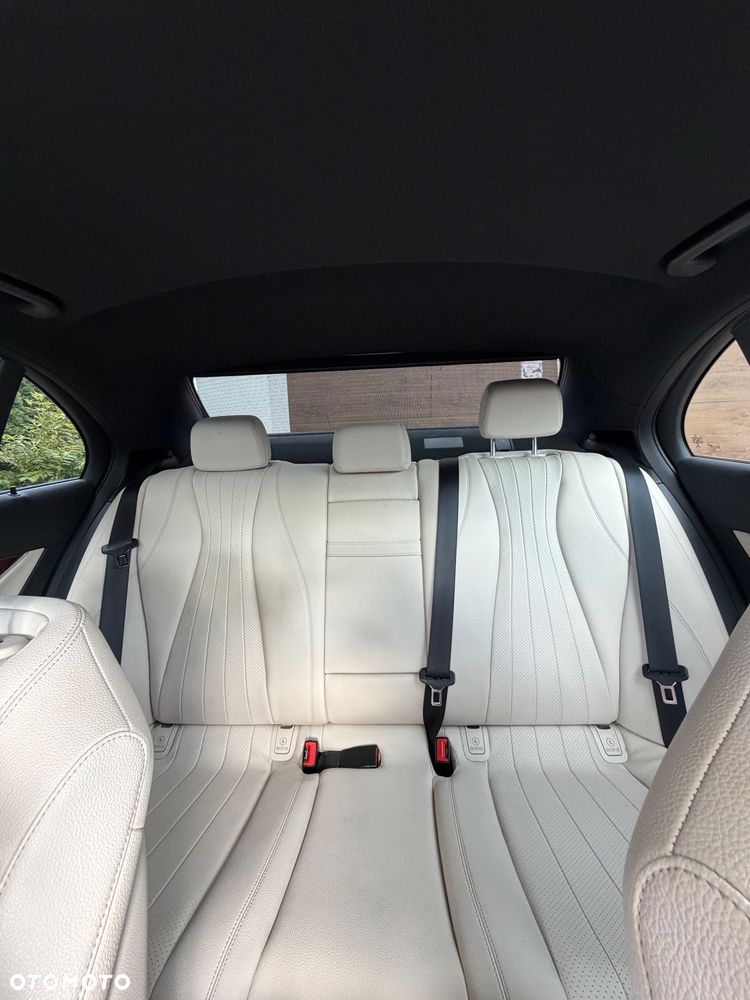Mercedes-Benz Klasa E 300 9G-TRONIC - 22