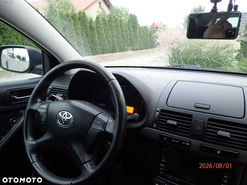 Toyota Avensis - 7