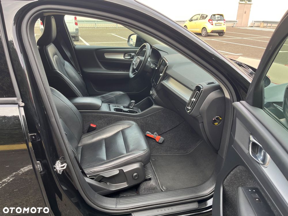 Volvo XC 40 D3 AWD Momentum Pro - 12