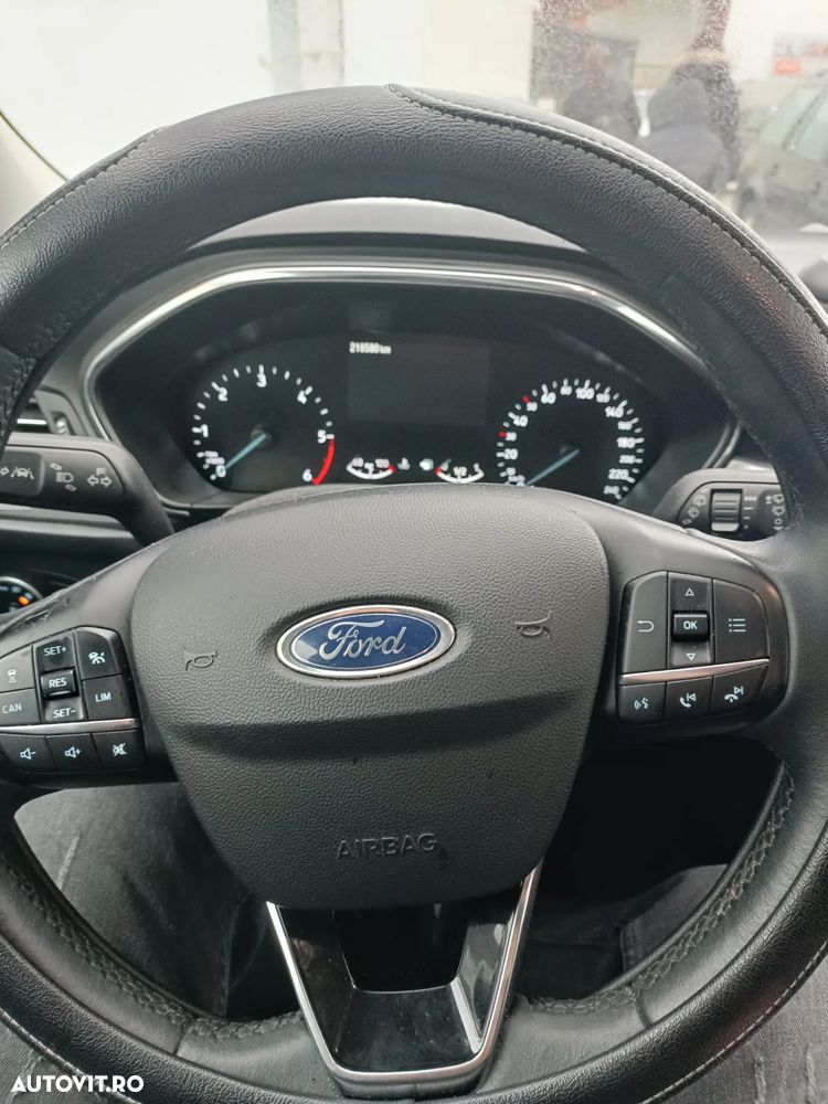 Ford Focus 1.5 EcoBlue Start-Stopp-System TITANIUM - 11