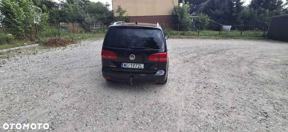 Volkswagen Touran - 4